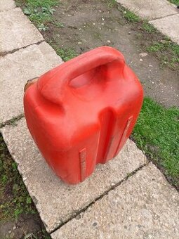 Plastová nadrž na palivo