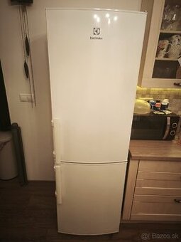 Predám chladnicku Elektrolux