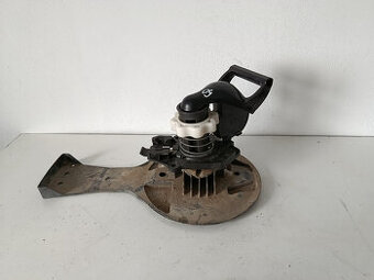 držiak kolesa Renault Clio IV 8200601401 50€