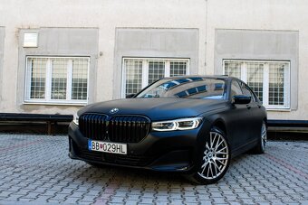 BMW Rad 7 730d xDrive 195kW, TOP STAV Matná fólia,MOŽNÝ ÚVER