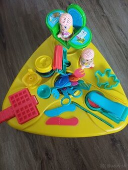 Hraci stolcek na plastelinu