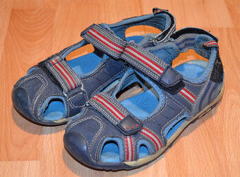 Sandalky zn. TU, vel. 30-31, vd 19-19,5cm za 1,50€