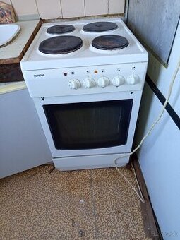 Elektrický sporák s elektrickou rúrou