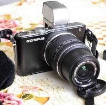 Fotoaparát Olympus Pen E-Pl3 + elektronický hľadáčik