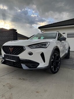 Cupra Formentor 1.4 TSI eHybrid 245k Ťažné/Pano/Kamery/Virtu