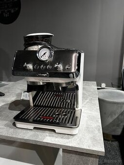 Pákový kávovar Delonghi