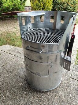 Gril z plechového sudu