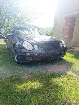 Mercedes E220 w211