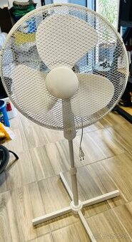 Biely ventilátor