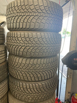Zimne pneu Kumho WinterCraft 225/45 r17 94V a 245/40 r17 95V
