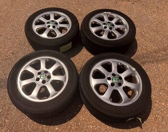 4X DISKY 16" OCTAVIA I LAURIN KLEMENT + PNEU VREDESTEIN