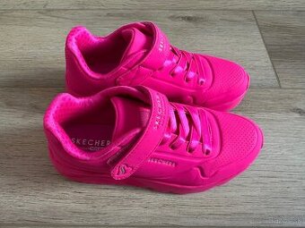 Skechers tenisky na suchý zips 33