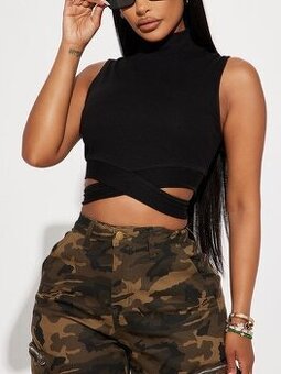 Prekríženy crop top Fashion nova