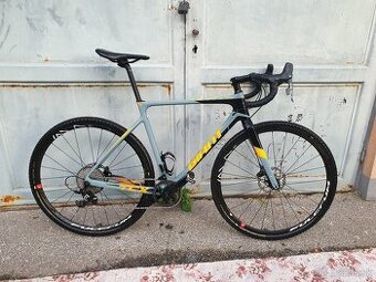 Giant TCX Advanced SX, karbón, wattmeter