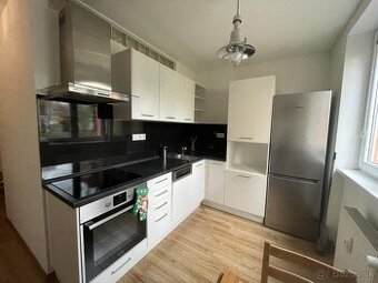 Plne zariadený 2-izbový byt v KNM - 1