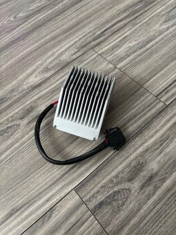 Regulátor ventilatora kúrenia