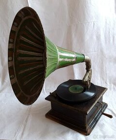 Gramofon Mozart + 8 platni