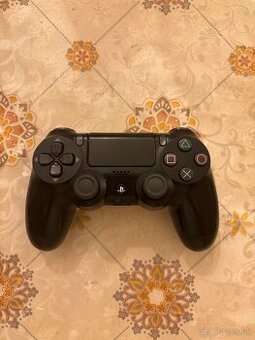 PS4 controller