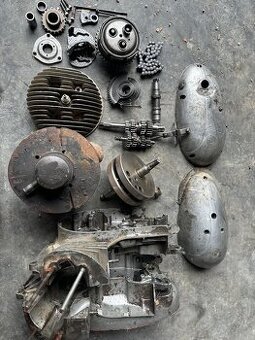 Predám DIELY motora ČZ 250/455