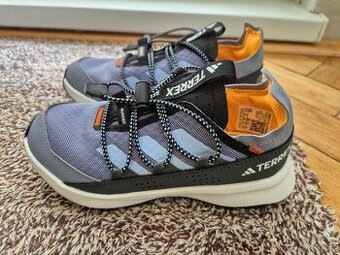 Predám detské turistické športové topánky Adidas Terrex
