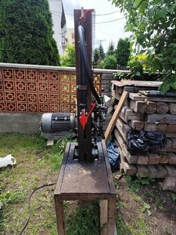 Predám stiepačku na drevo