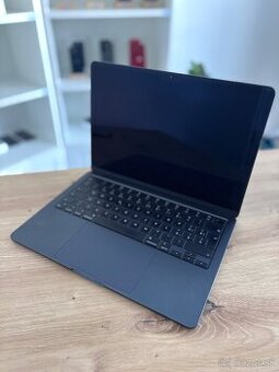 MacBook Air M3 (2024) 256GB/8GB RAM – ako nový
