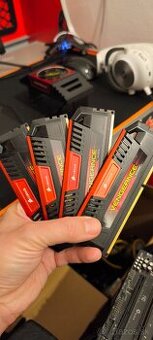 Corsair Vengeance DDR3 4x4GB plus chladič