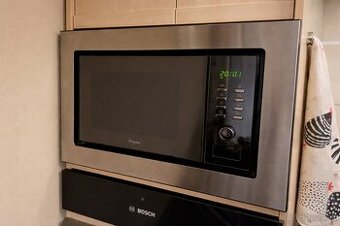 vstavaná mikrovlnka Whirpool