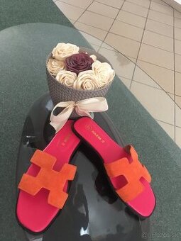 NOVÉ HERMES dámske slapky 39