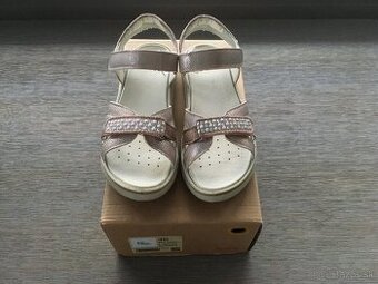 Sandálky Baťa, velkosť 36