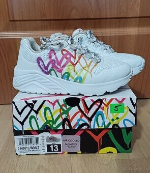 Skechers