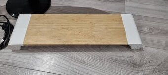 Stojan pod monitor