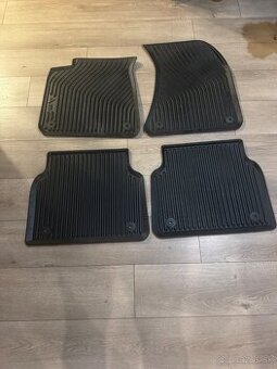 Predam Audi A8 D4 gumové koberce