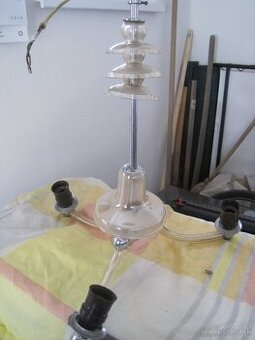 Predám lacno starožitný luster.