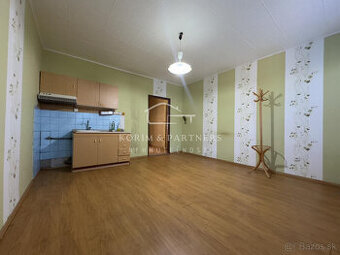 Veľký 1 izbový  byt (46 m2), Vn. Okružná, Komárno