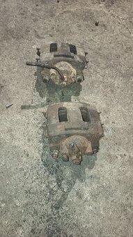 Predné brzdové strmene Jeep Grand Cherokee zj