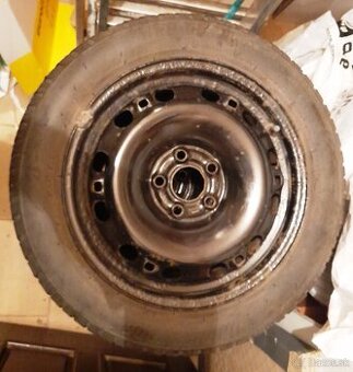 Predám sadu kolies z Rapida: zimné pneu Bridgestone Blizzak