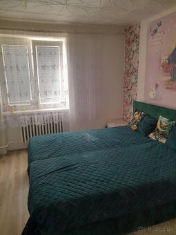 ✨ NA PREDAJ – Priestranný 2-izbový byt 77 m² s L-balkónom, š