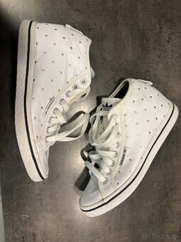 tenisky Adidas so zvýšenou pätou