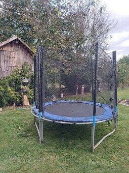 Trampolína