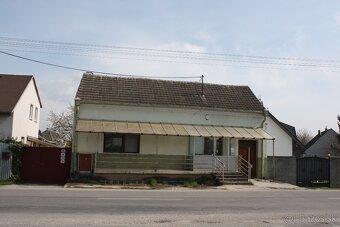 NA  PREDAJ Rodinný dom s garážou a záhradou v Drahovciach