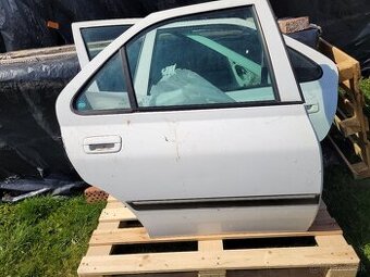 DVERE PEUGEOT 406