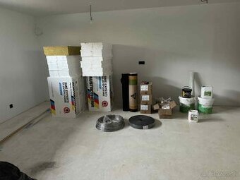 Drobný stavebný materiál k zatepleniu a hydroizoláciám