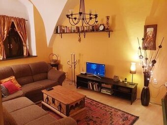 Na prenajom 2 izb. byt v centre Banskej Stiavnice