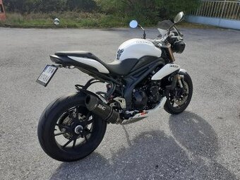 Triuph speed triple 1050