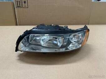 LEVÁ PŘEDNÍ LAMPA VOLVO V70 XENON