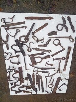 Staré kované výrobky veci