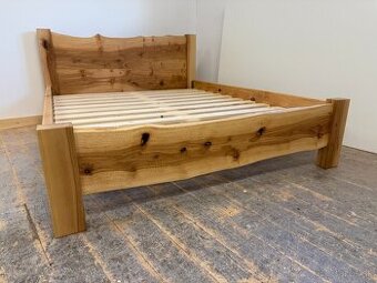Manželska postel z jelšového masivu 160x200 cm
