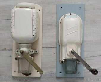 Starožitné mlynčeky na kávu