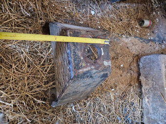 Predám zadné tiahlo na traktor za výhodnú cenu 20eur